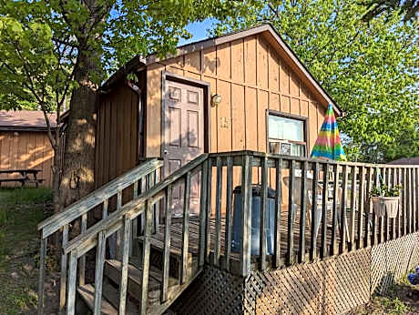 Tiny Wood Cottage 15