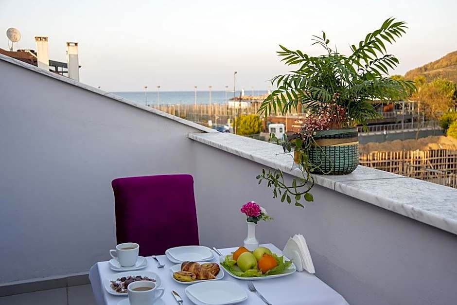 defne otel