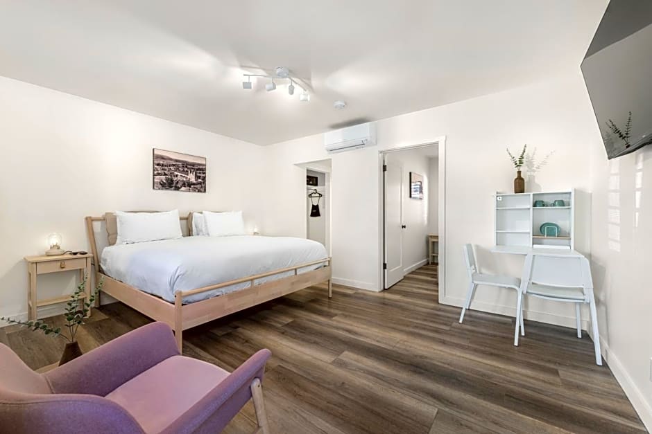 Franciscan Inn & Suites