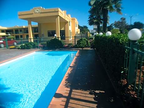 Deco City Motor Lodge