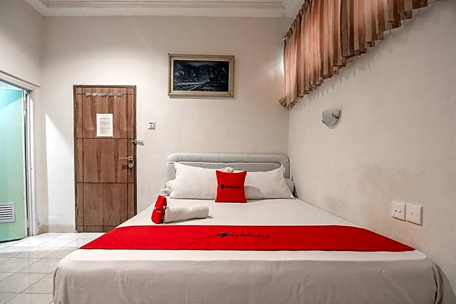 RedDoorz Syariah near Taman Bekapai 2