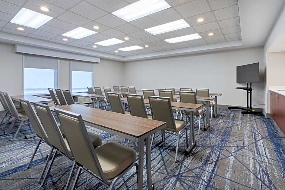 Holiday Inn Express & Suites Cincinnati Riverfront By IHG