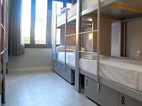 Bed in 8-Bed Mixed Dormitory Room