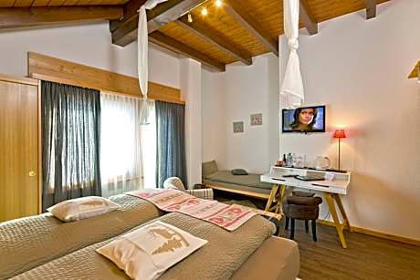 Premium Double Room with Balcony and Mountain View