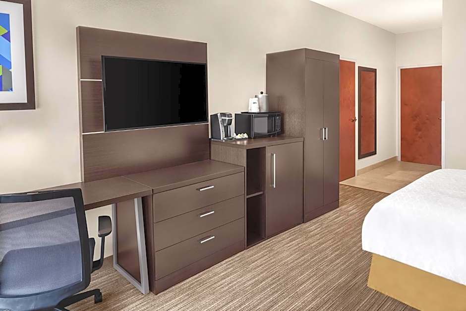 Holiday Inn Express & Suites Asheville SW - Outlet Ctr Area By IHG