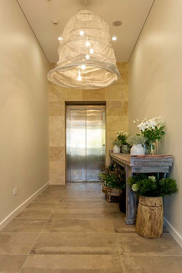 Astina Suites, Forster