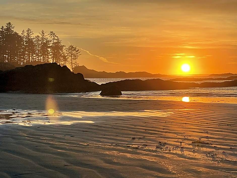 Waterfront Hot Tub Firepit King Bed - 6H