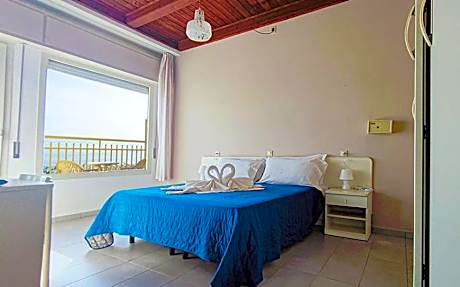 Triple Room with Sea View