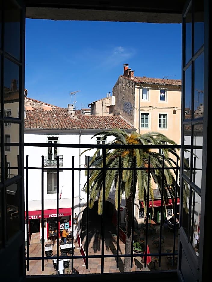 Hôtel De L'Amphithéâtre