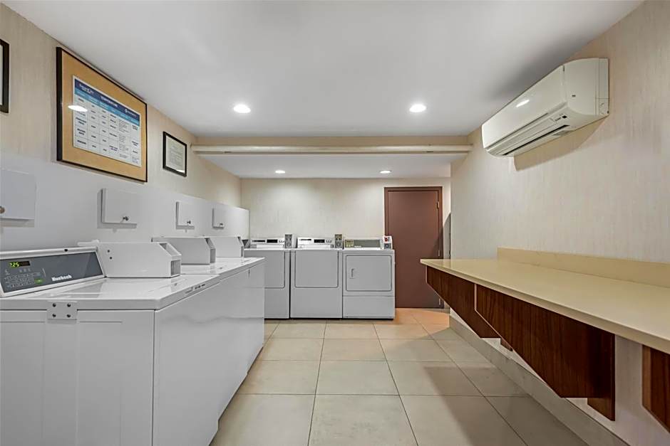 Best Western Plus Suites Downtown