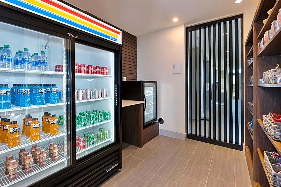 Holiday Inn Express & Suites Cedar Springs  Grand Rapids N By IHG