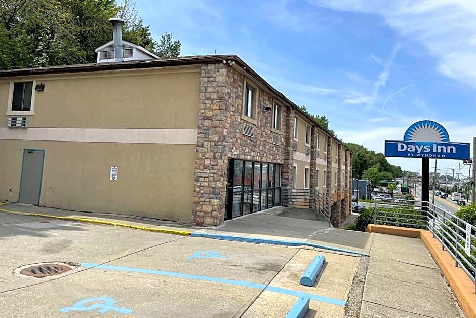 Days Inn by Wyndham Jersey City