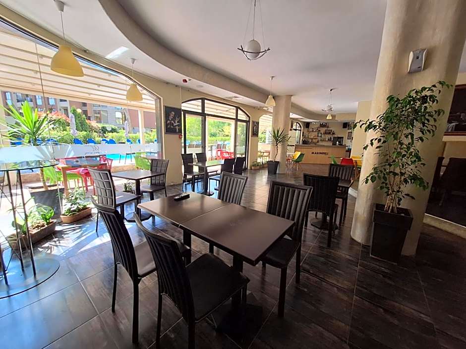 Mariner's Hotel - Self Catering - Adults Only