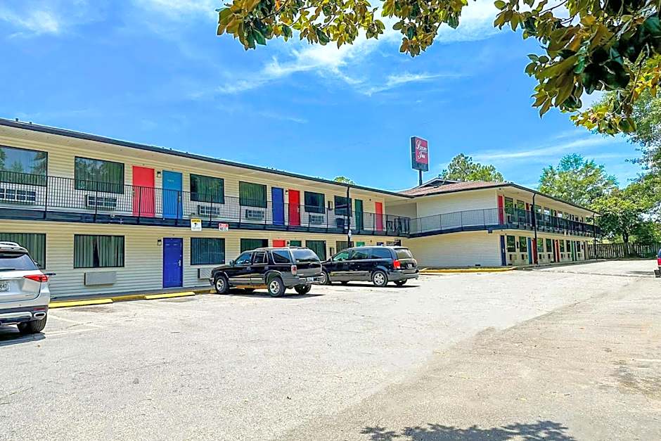 Luxury Inn By OYO Albany