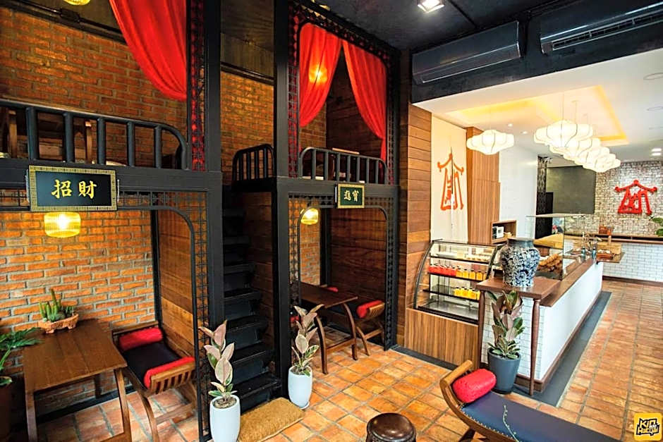 Lynlan Hostel & Cafe