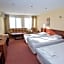 Avenue Hotel