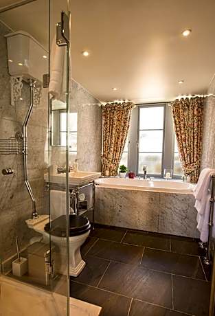 King Suite with Sea View