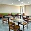 Ashbourne Hotel Canton/Hall of Fame I-77