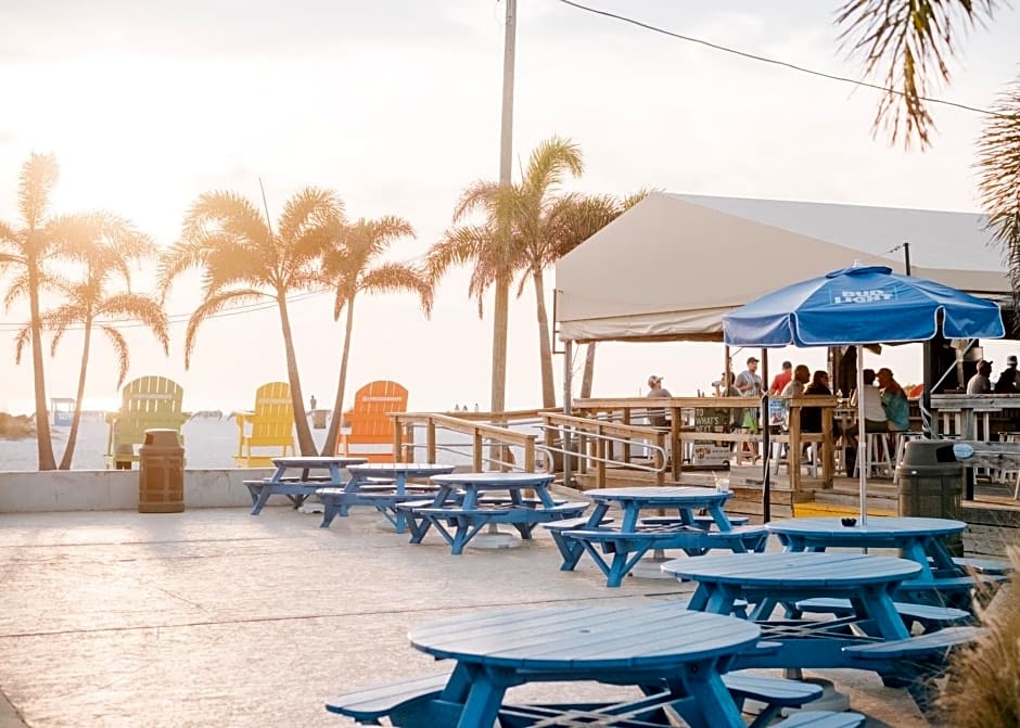 Postcard Inn On The Beach