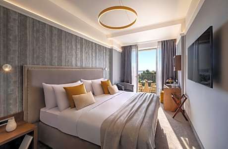 V Level Room for 2 Seaside