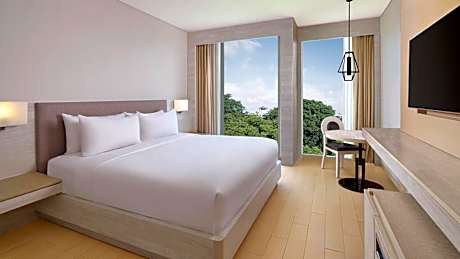 1 King Bed, Deluxe Room with Free Daily Mini-bar