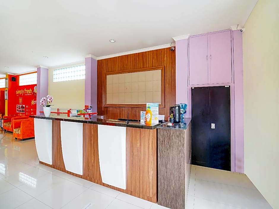 Collection O 91345 Myroom Hotel