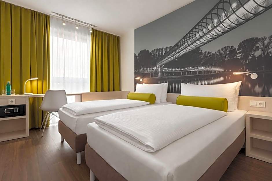 Super 8 by Wyndham Oberhausen