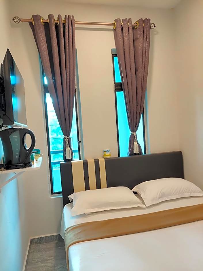RAYYAZ INN