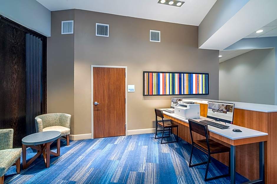 Holiday Inn Express & Suites St Peters By IHG