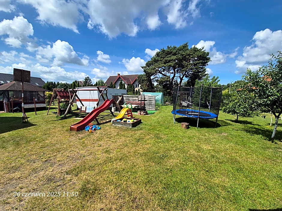 Dom Bursztynek - domek (sad)