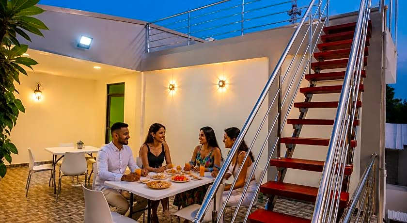SIS Tourist Villa