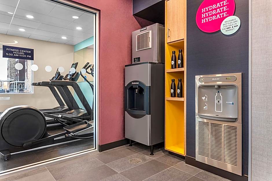 Tru by Hilton Janesville