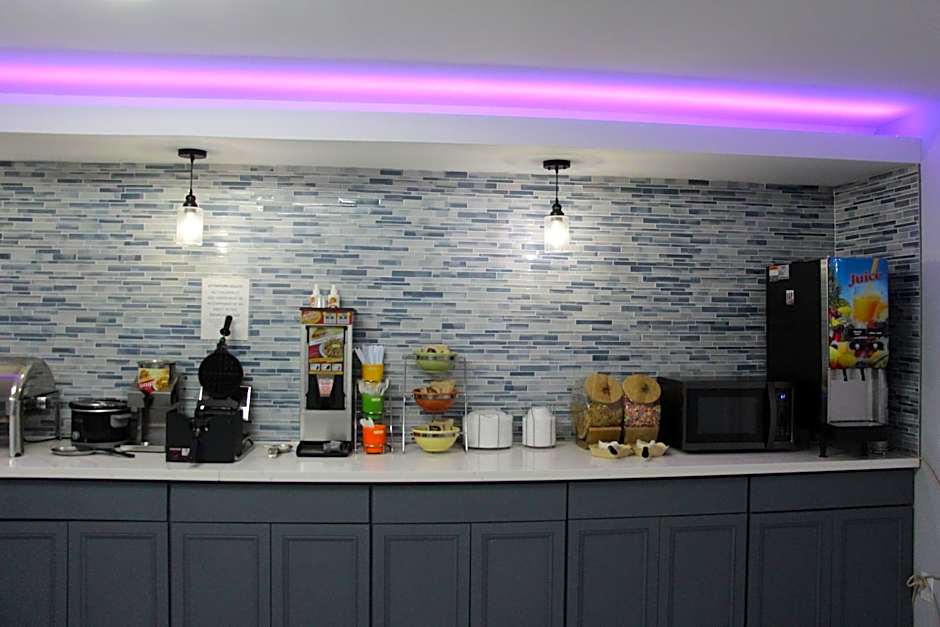 Douglas Inn & Suites Cleveland