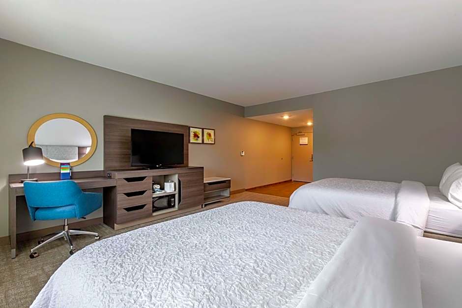 Photo 1 of 6 of 2 Queen Beds