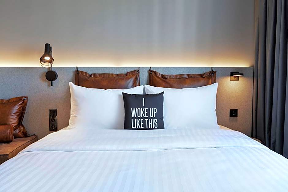 Moxy Hamburg City