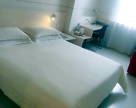 Zero Pressure - Business Room A