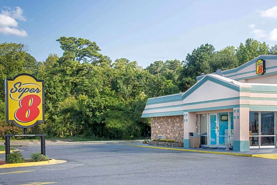 Photo 1 of 14 of Super 8 by Wyndham Durham/University Area NC