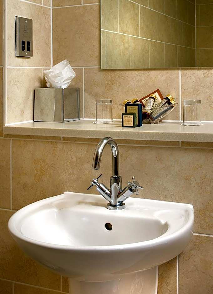 Grovefield House Hotel By Uno