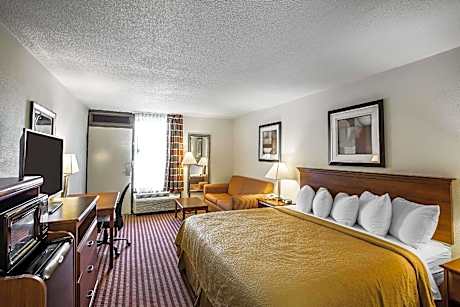 1 King Bed, Nonsmoking