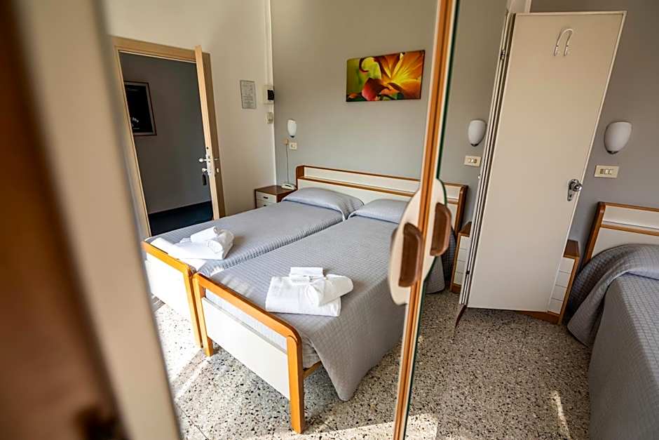 Hotel Ausonia B&B RiMiNi