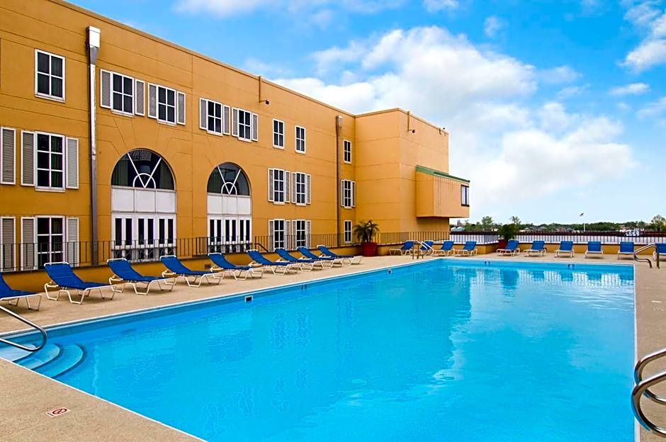 Hilton New Orleans Riverside