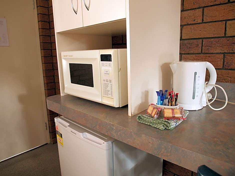 Ruthven Street Motor Inn