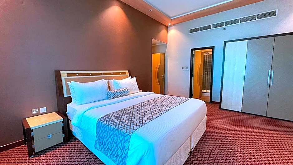 Photo 1 of 7 of 2 Bedroom Suite, Balcony