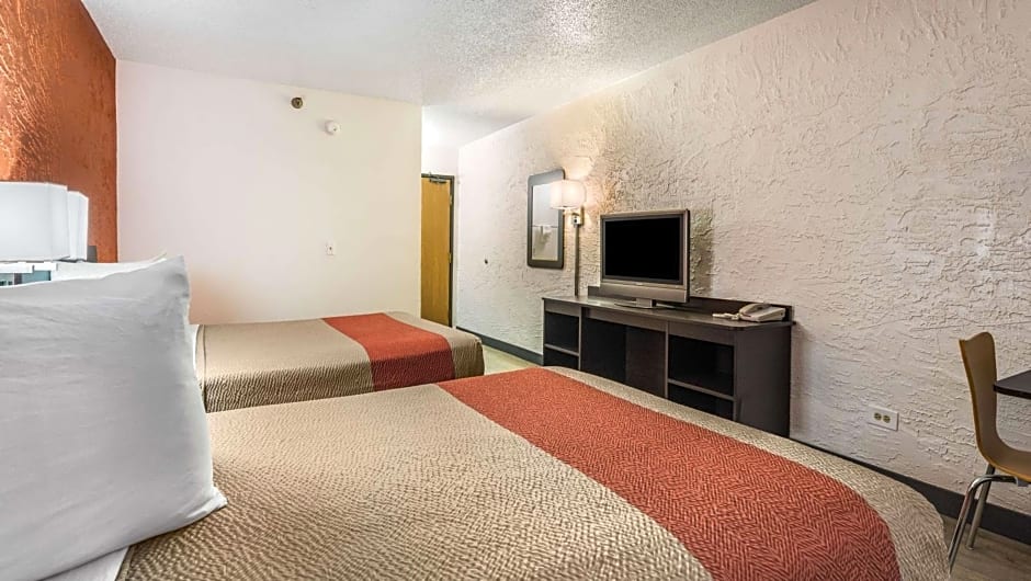 Motel 6 Elk Grove Village