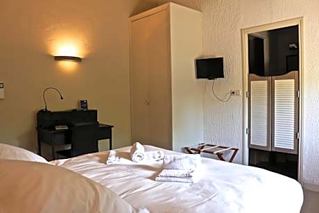 Deluxe Double Room with Bath