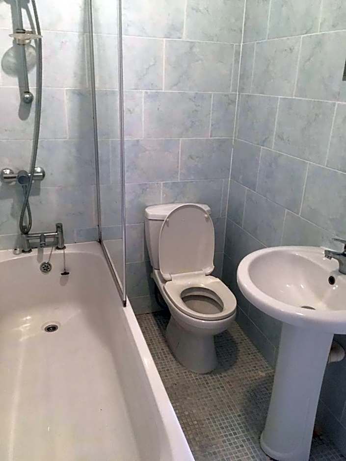 MARLEY MANSIONS APARTMENT - Clarendon