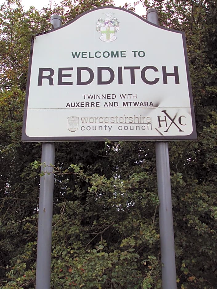 Home from home, close to Redditch hospital & transport links