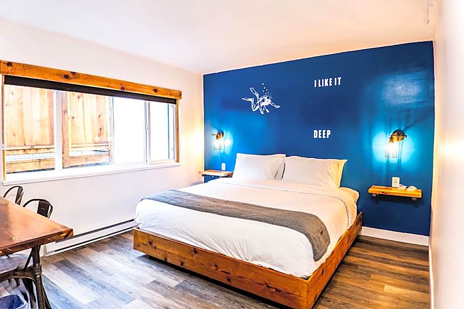 Crash Hotel Squamish