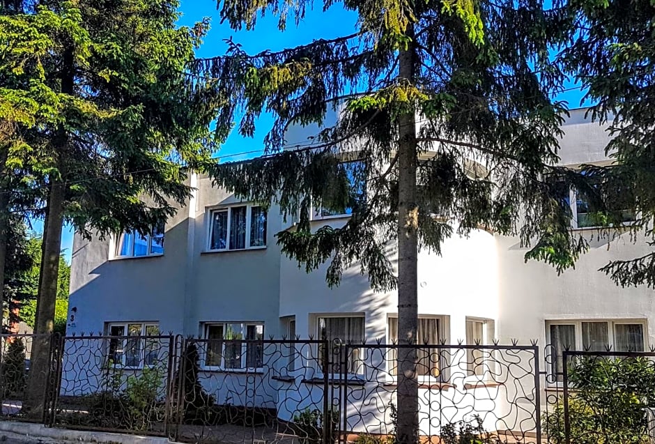 Dom Wczasowy Danusia – Jastrzebia Gora, NY