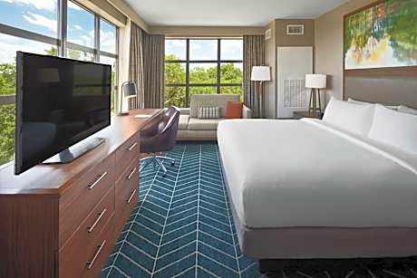 Corner Queen Room with Two Queen Beds and Panoramic View